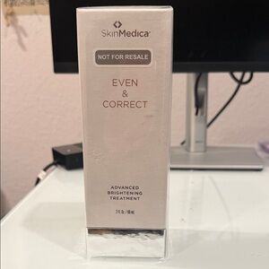 SkinMedica Even & Correct Brightening Treatment in Silver and White